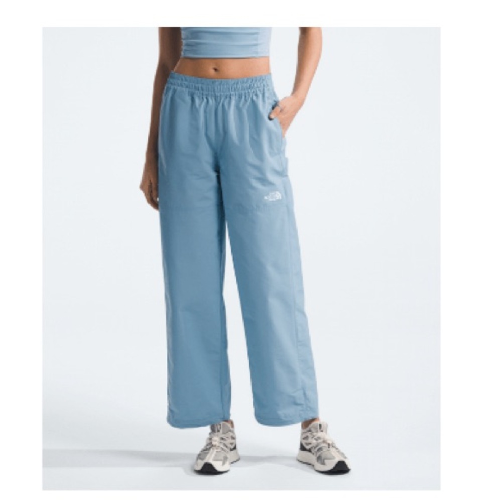 NWT The North Face Easy Wind Pants 🩵